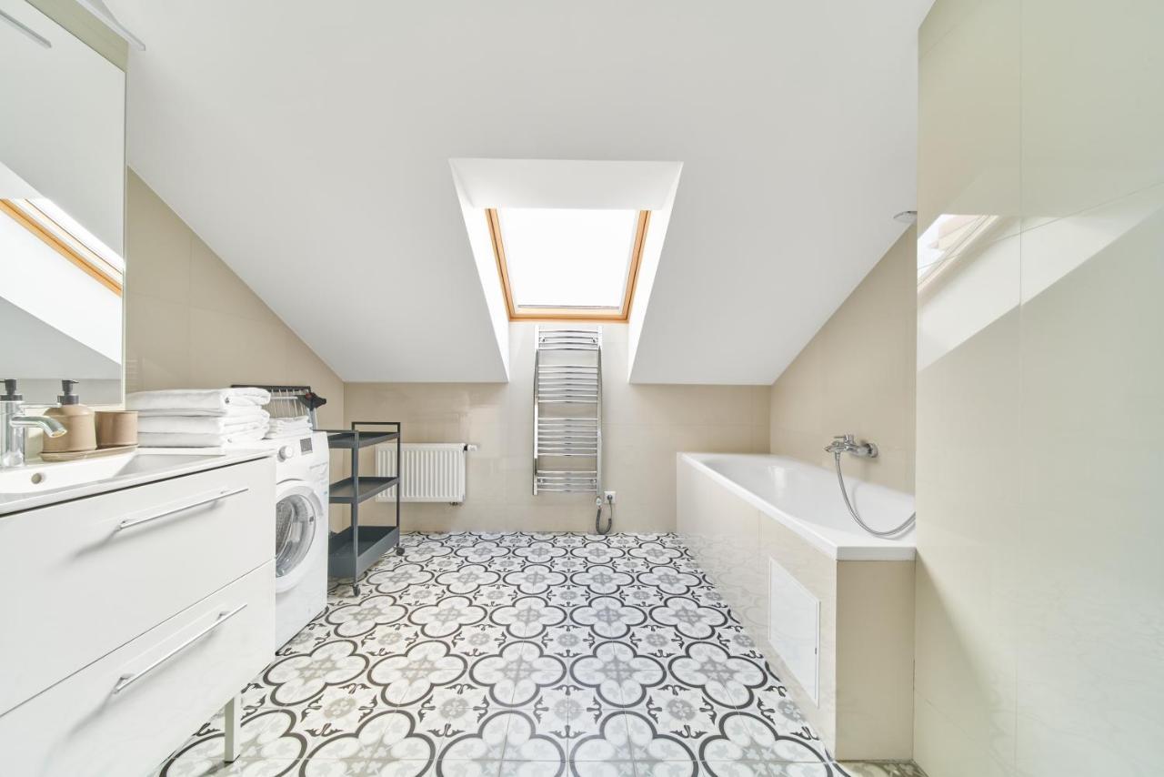 Modern Two-Bedroom Apartment, Vilnius City Centre Екстер'єр фото